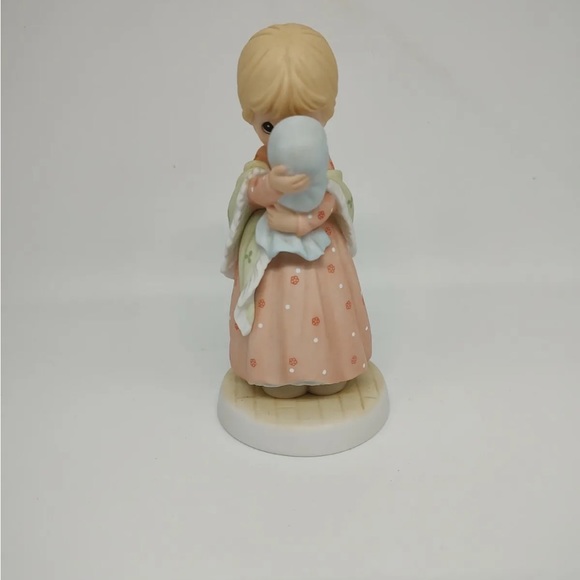 PRECIOUS MOMENTS - 1st Edition in Series  - A Love Like No Other 1999 - Picture 5 of 5